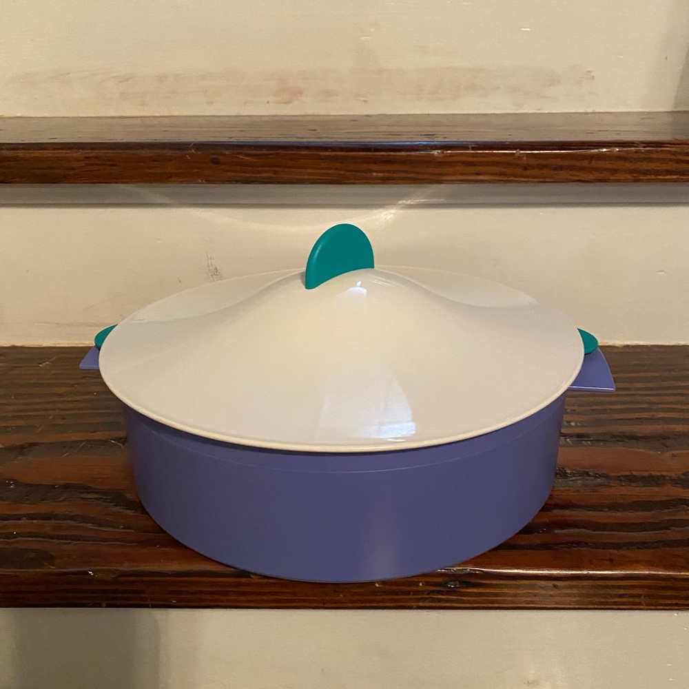 Tupperware 9” micro steamer